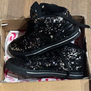 NEW🖤GOTTA FLURT Hip Hop II Synthetic 🖤black with silver 🩶sequin
